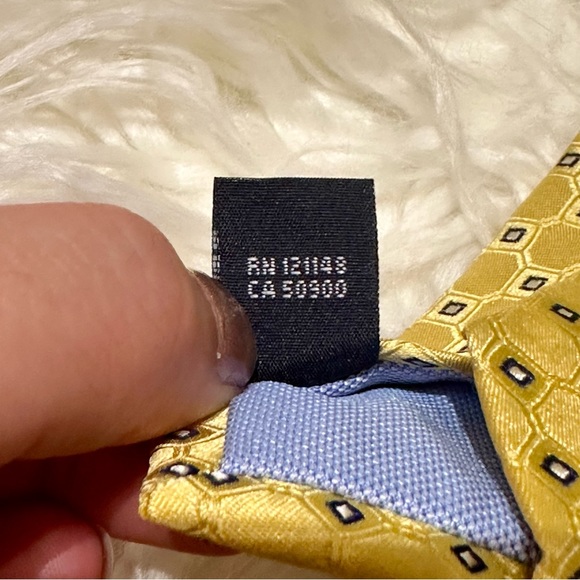 Tommy Hilfiger Classic Necktie Tie in Yellow Gold, 100% Silk - Picture 8 of 10